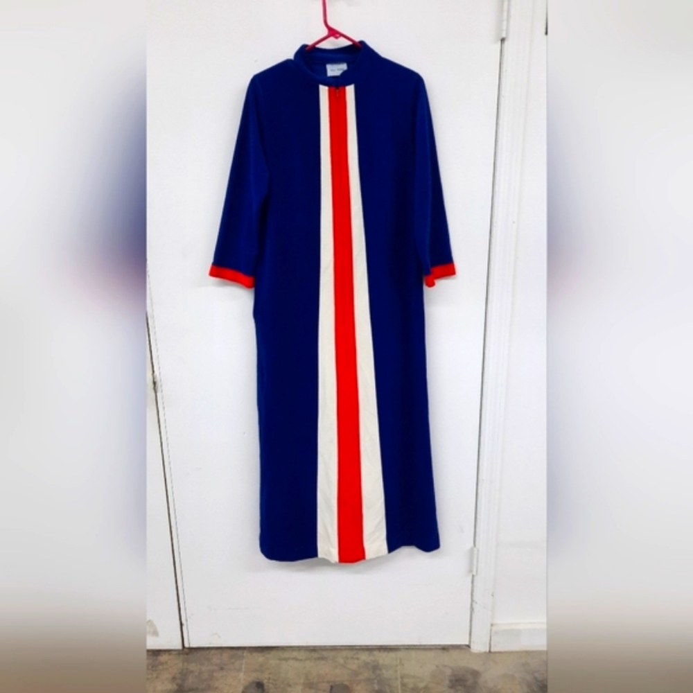 Size 12 Misses Vintage VTG JC Penny red white and blue robe